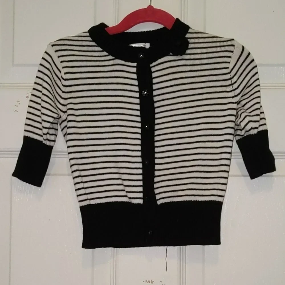 Children's Place black white cardigan Sz S 5/6